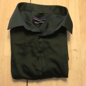 Men's dark green button down classic fit 17.5